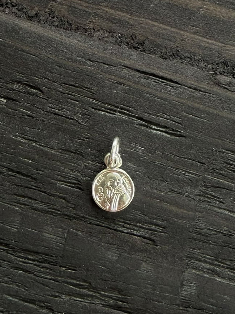 Medalla pequeña San Benito de busto con argolla